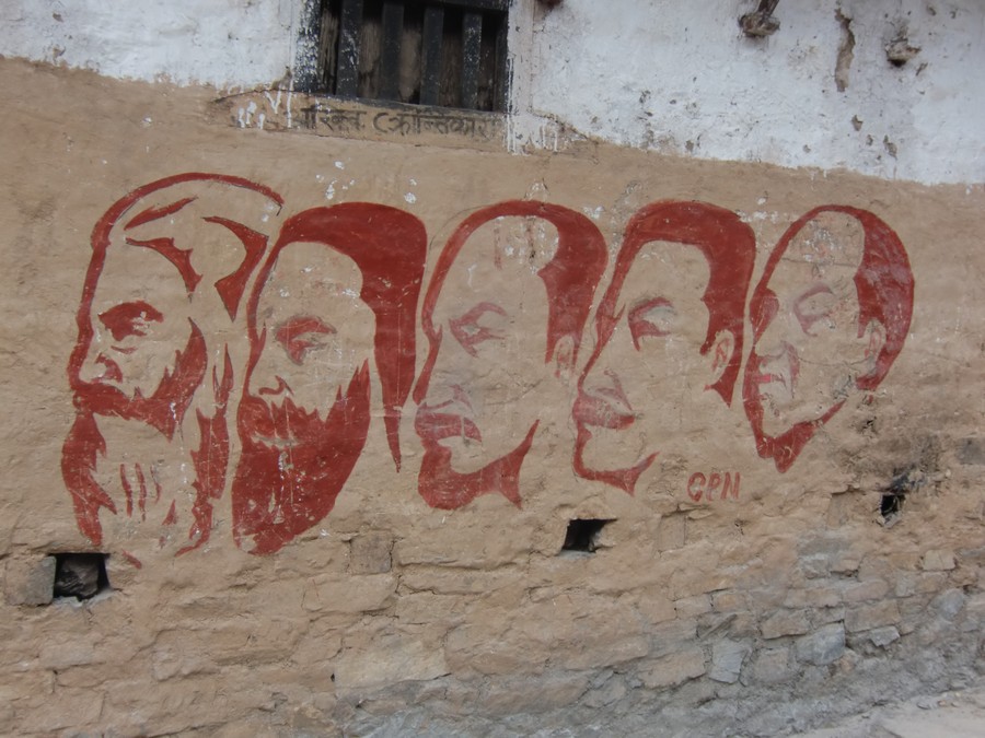 Fresque des pères du communisme à Thabang